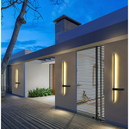 Elegant Outdoor Wall Lantern with Weather-Resistant Design | Modern Illumination for Pathways and Entrances