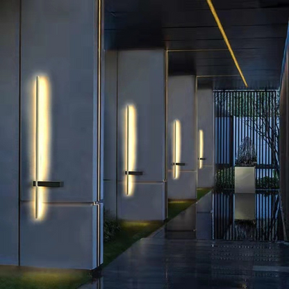 Elegant Outdoor Wall Lantern with Weather-Resistant Design | Modern Illumination for Pathways and Entrances