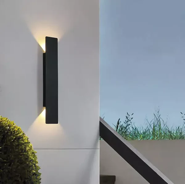 Lysora | Waterproof LED Strip Wall Lamp with Elegant Design | Modern Outdoor Lighting for Sophisticated Spaces