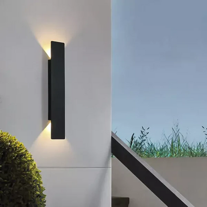 Lysora | Waterproof LED Strip Wall Lamp with Elegant Design | Modern Outdoor Lighting for Sophisticated Spaces