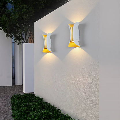Modern Waterproof Curved LED Wall Sconce Light with Dual-Directional Projection | For Stylish Outdoor Spaces