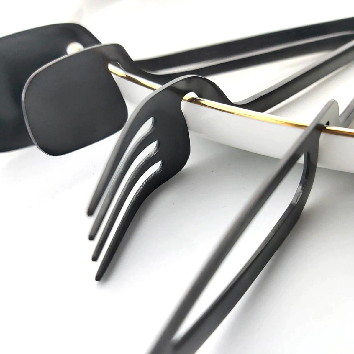 Hipstell Black Flatware Set – Stylish & Durable Cutlery
